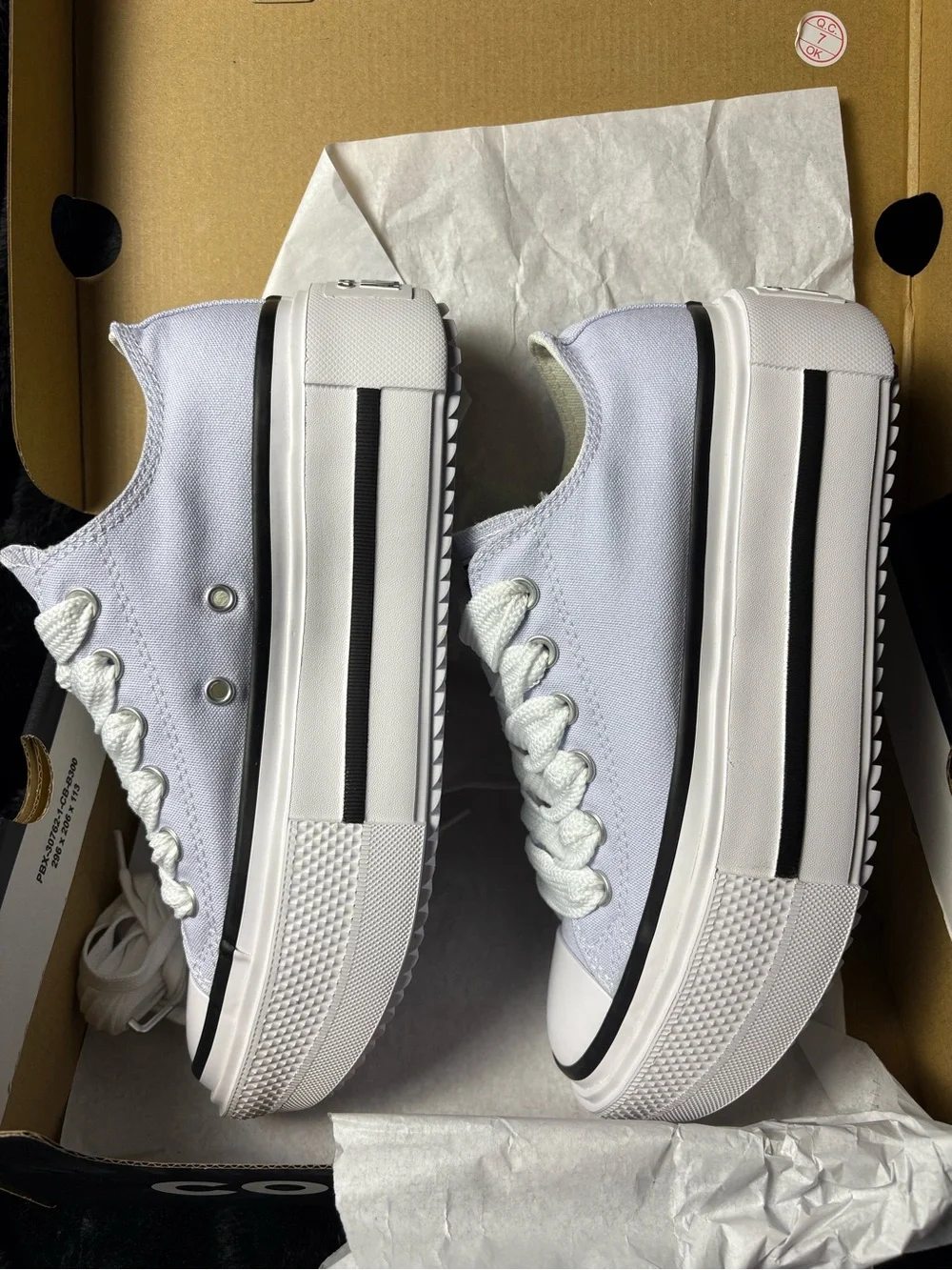 Converse Low Top Sneakers in Light Lavender and White